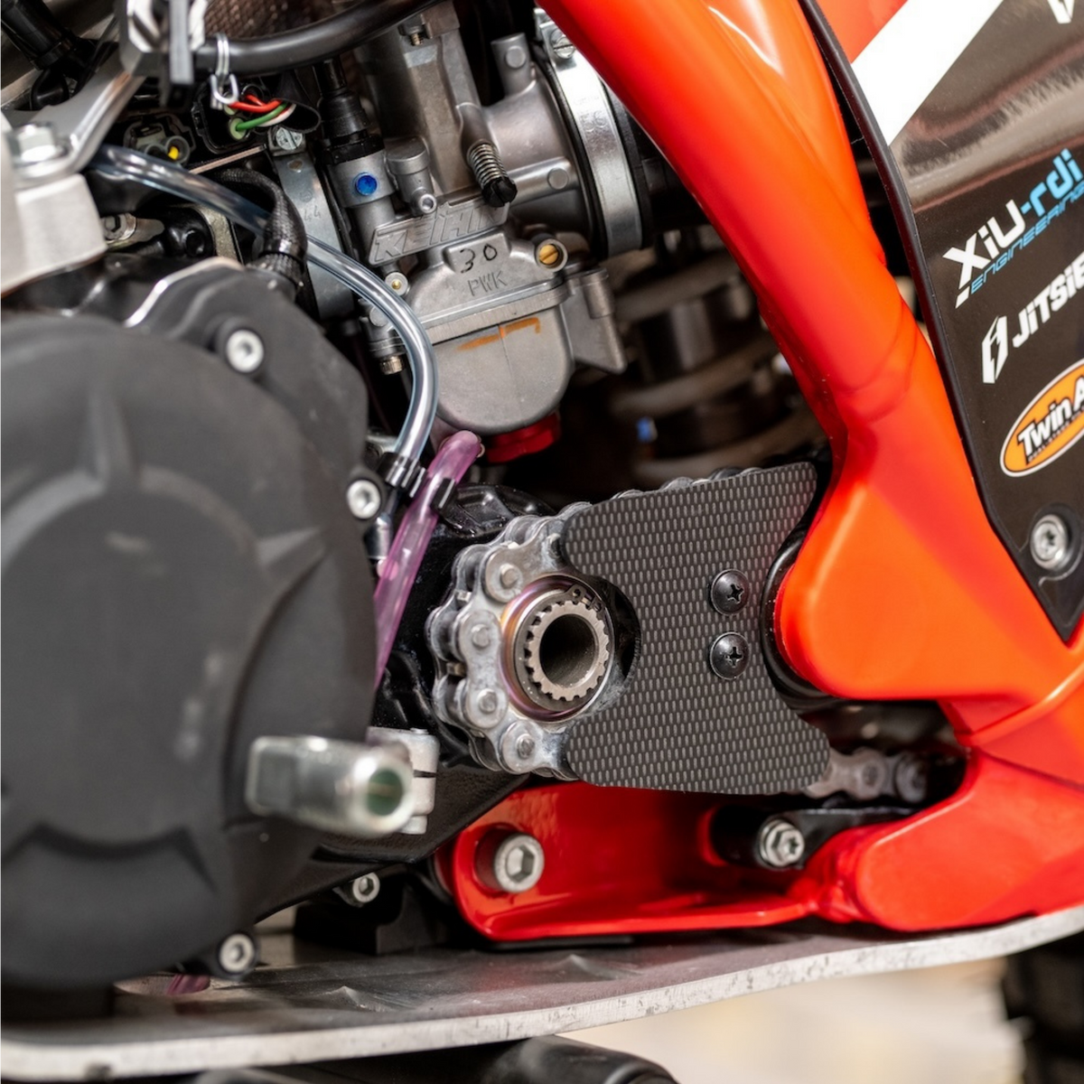 Tappo vaschetta maggiorato in alluminio CNC rosso Jitsie per carburatore Keihin PWK 28mm